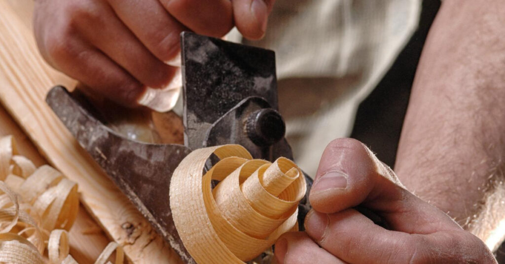 Ecophonic es artesanía de la madera made in Spain. Altavoz para móvil. Herramientas de la madera.