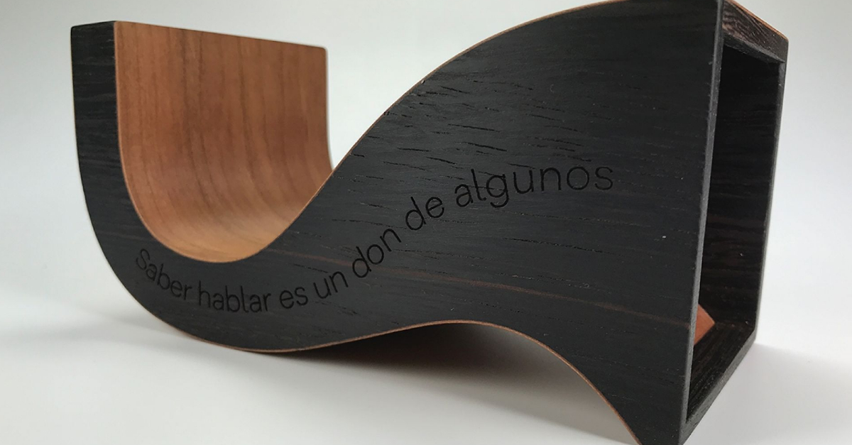 Silla plegable de madera - Regalo de empresa personalizable con logo -  Regalos de empresa personalizados promocionales